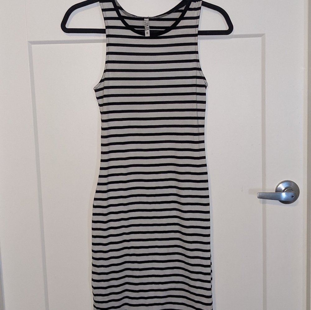 Comfy Sleeveless bodycon dress
